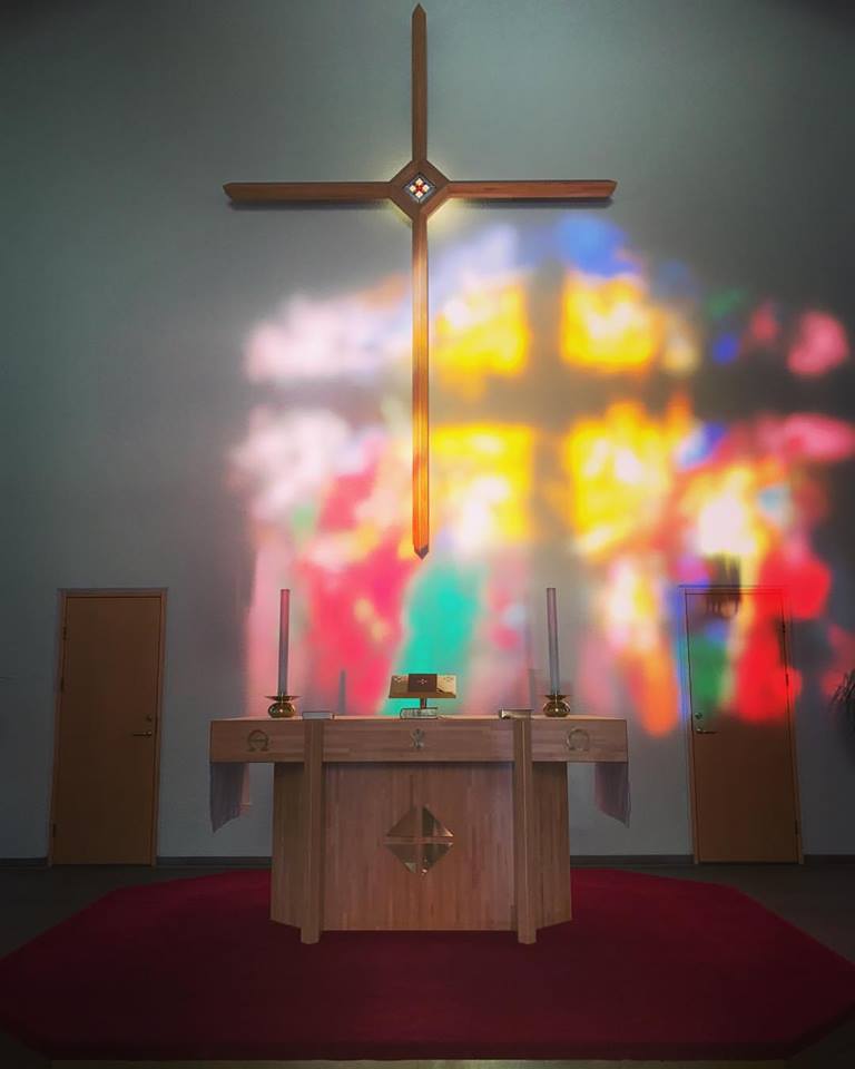 Gler_altari í ljósaspili