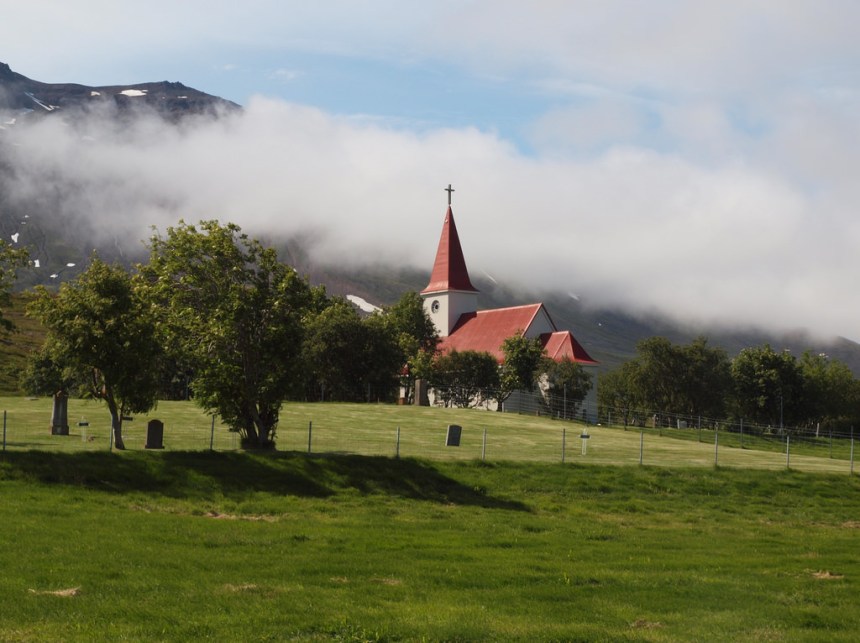 Stærra-Árskógskirkja